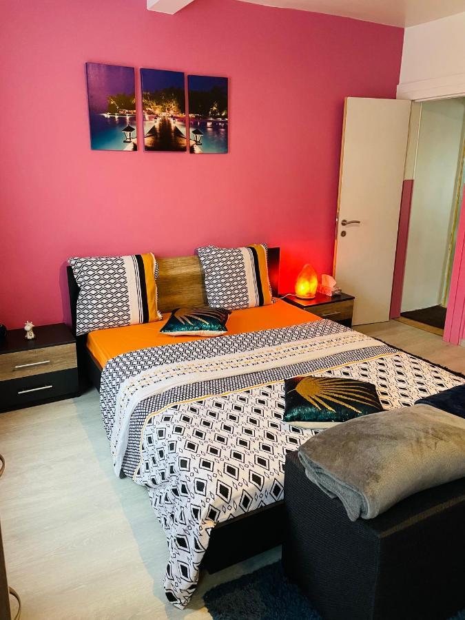 Bien-Etre-Au-Calme Et Parking Gratuit Villa Seraing Kültér fotó