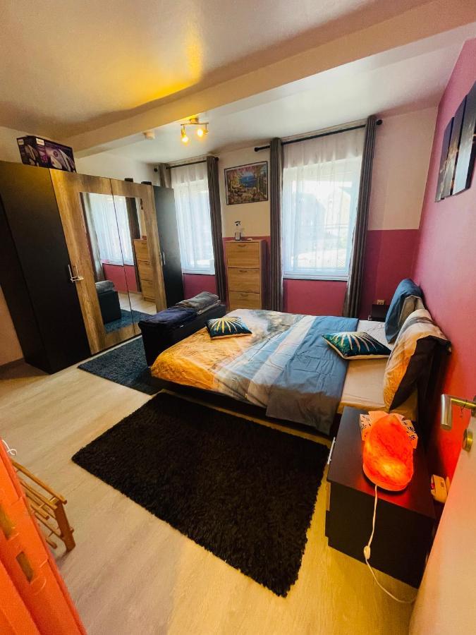 Bien-Etre-Au-Calme Et Parking Gratuit Villa Seraing Kültér fotó